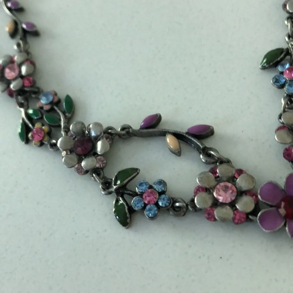 Floral rhinestone choker - Picture 10 of 16